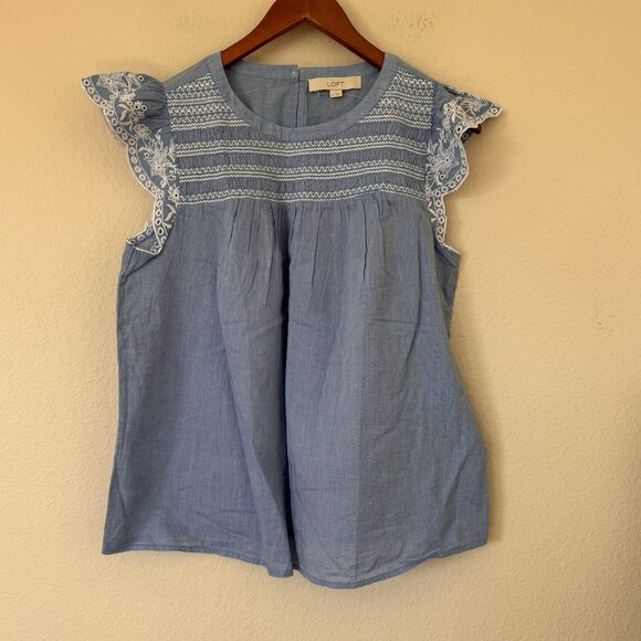 LOFT Blue Chambray Floral Embroidered Flutter Sleeve Top Size Medium Cap Sleeve - Picture 1 of 8